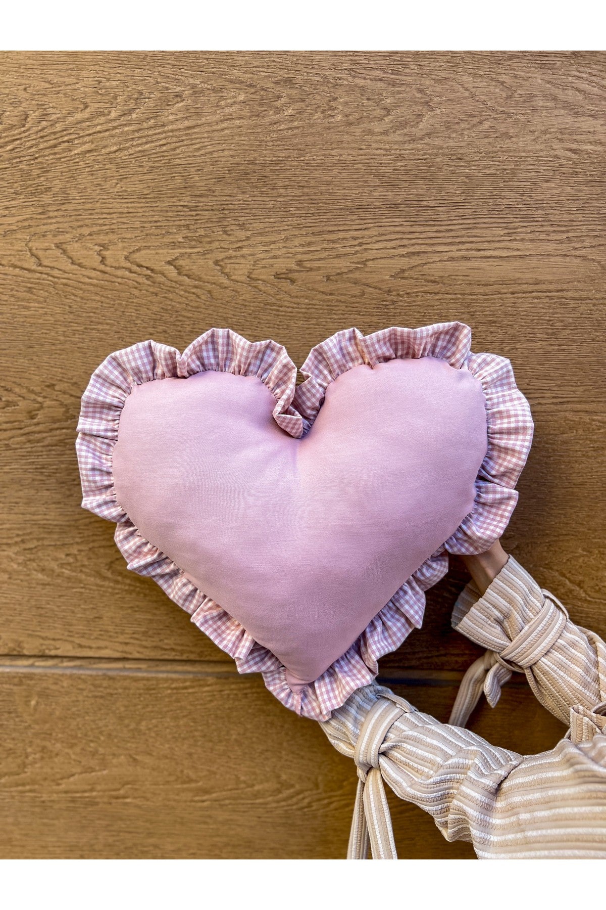 Rosy Kalp Fırfırlı Keten İç Dolgulu Yastık / Kırlent