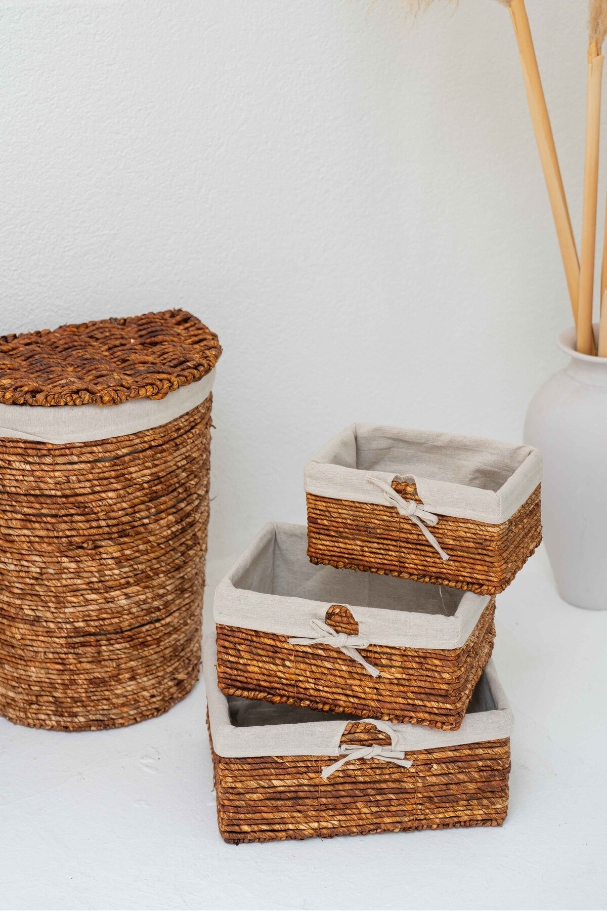 Hasır Iç Korumalı Küçük Boy Kapaklı Sepet ve 3 Adet Organizer D Model Çamaşır Sepet Seti