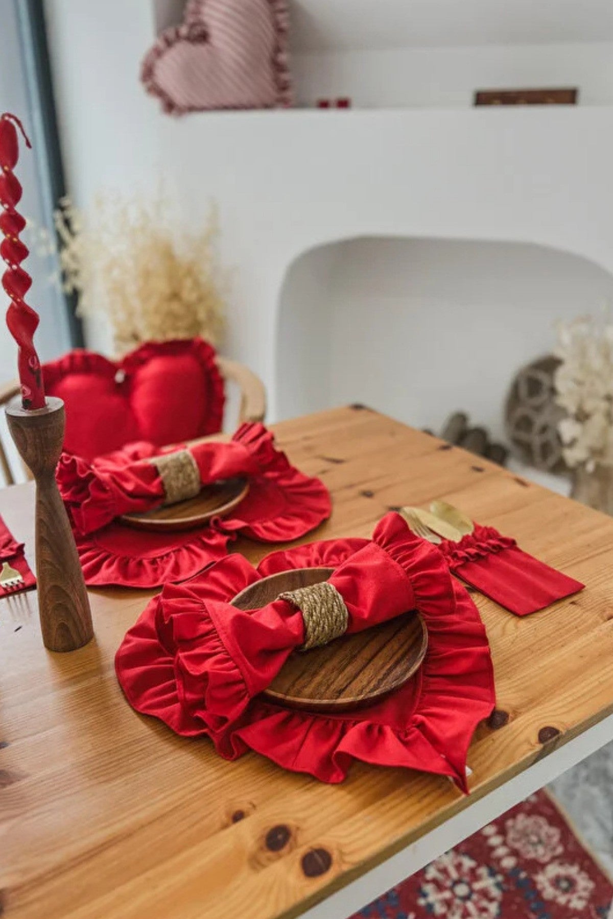 4lü Lovely Serisi Keten Kumaş Fırfırlı Kırmızı Peçete