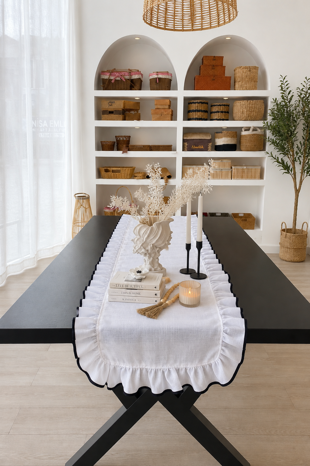 Shine White Keten Heryeri Fırfırlı Nakış Detaylı Dikdörtgen Runner 40CMX120CM
