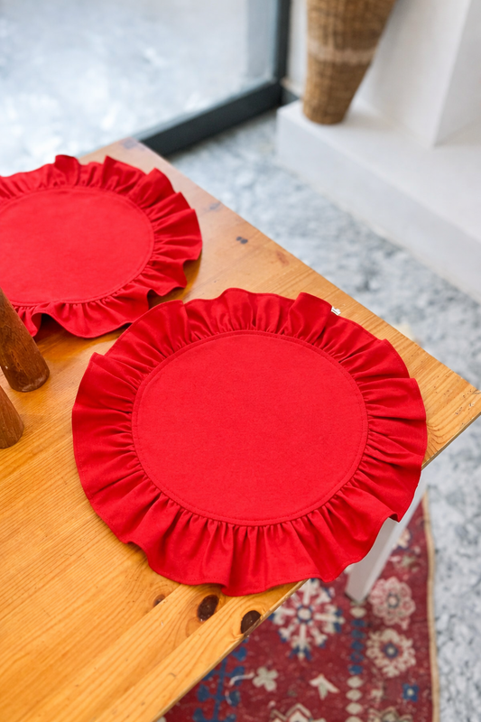Lovely Serisi Fırfır Detaylı Yuvarlak Amerikan Servis / Supla Kırmızı