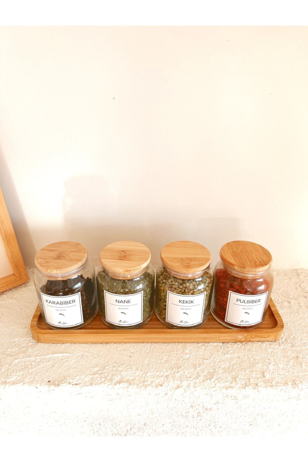Bambu Vakum Kapaklı 4lü Etiketli Cam Baharat Seti 16 Adet Etiket Ile