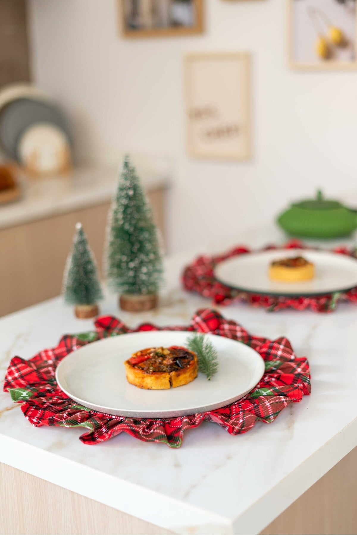 4Lü Ekose Kumaş Yuvarlak Fırfır Detaylı Amerikan Servis / Supla Yılbaşı Özel