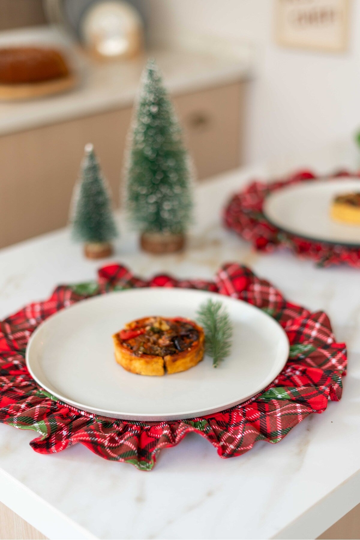 4Lü Ekose Kumaş Yuvarlak Fırfır Detaylı Amerikan Servis / Supla Yılbaşı Özel