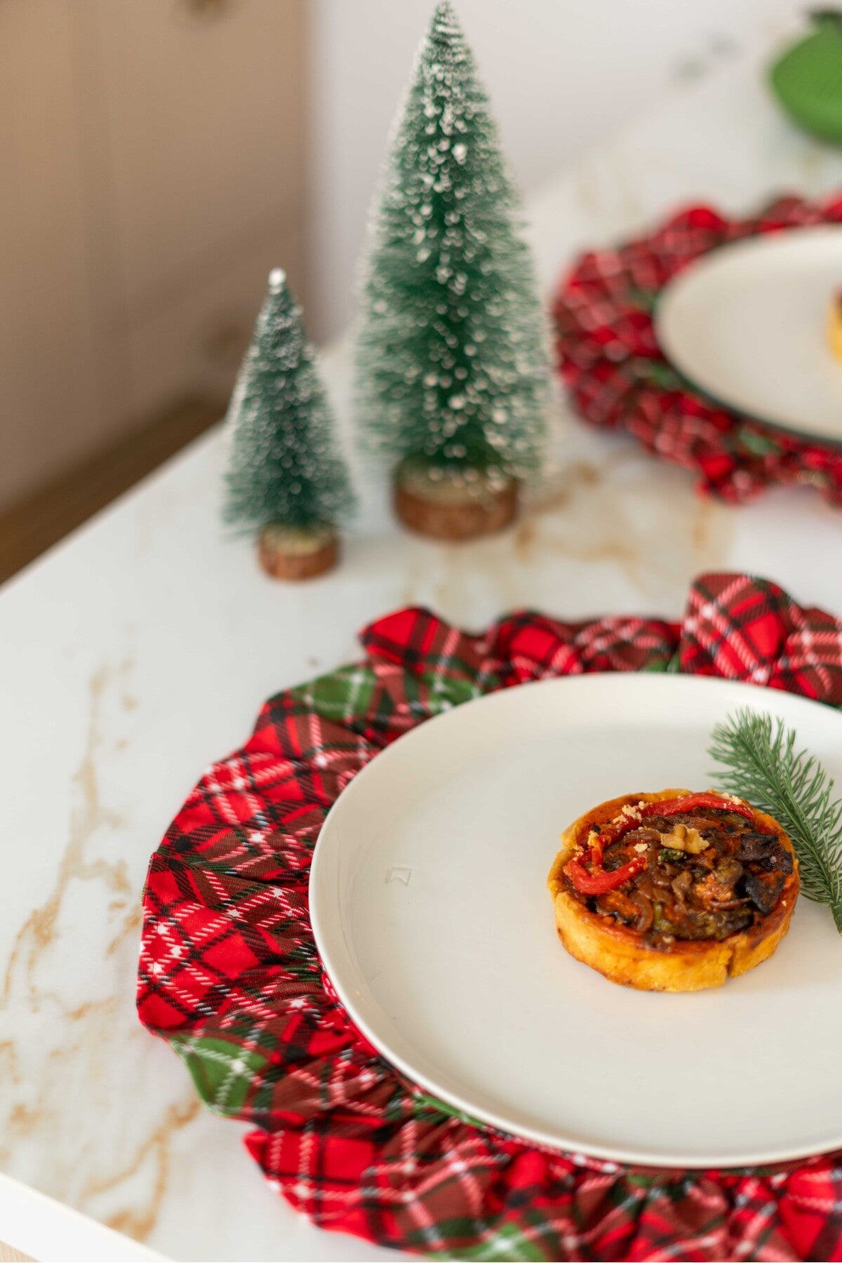 4Lü Ekose Kumaş Yuvarlak Fırfır Detaylı Amerikan Servis / Supla Yılbaşı Özel