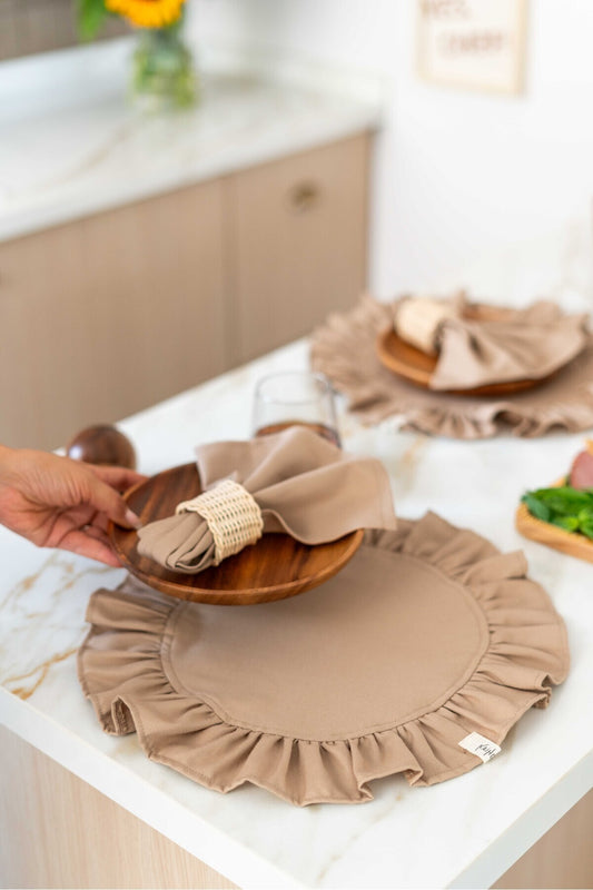 6Lı %100 Dak Keten Yuvarlak Fırfır Detaylı Amerikan Servis/ Supla KAHVERENGİ