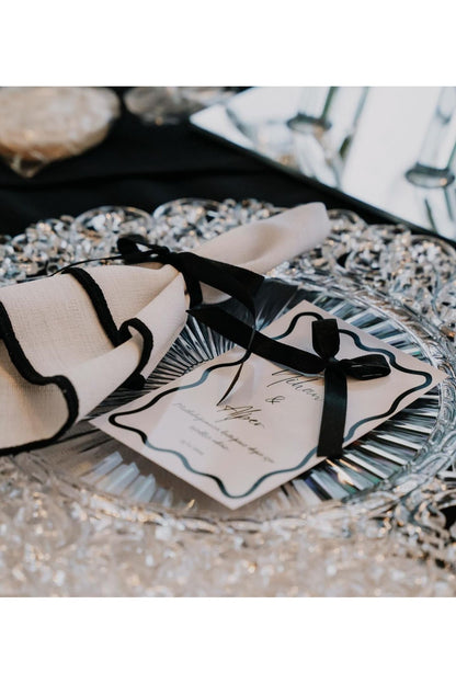 2Li Beyaz %100 Keten Kumaş Siyah Biyeli Peçete