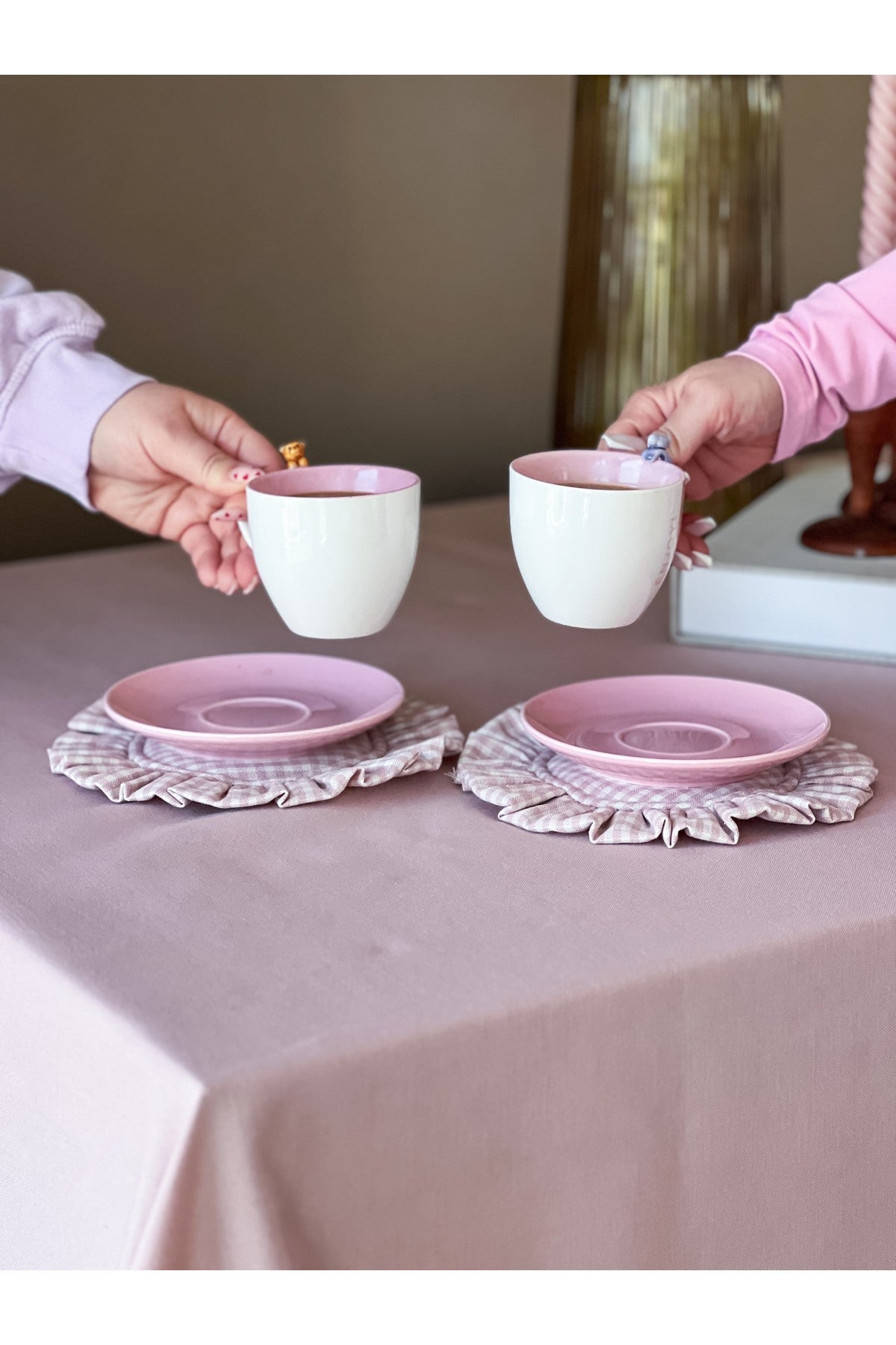 Rosy Keten Kareli Fırfırlı Bardak Altlığı Pembe