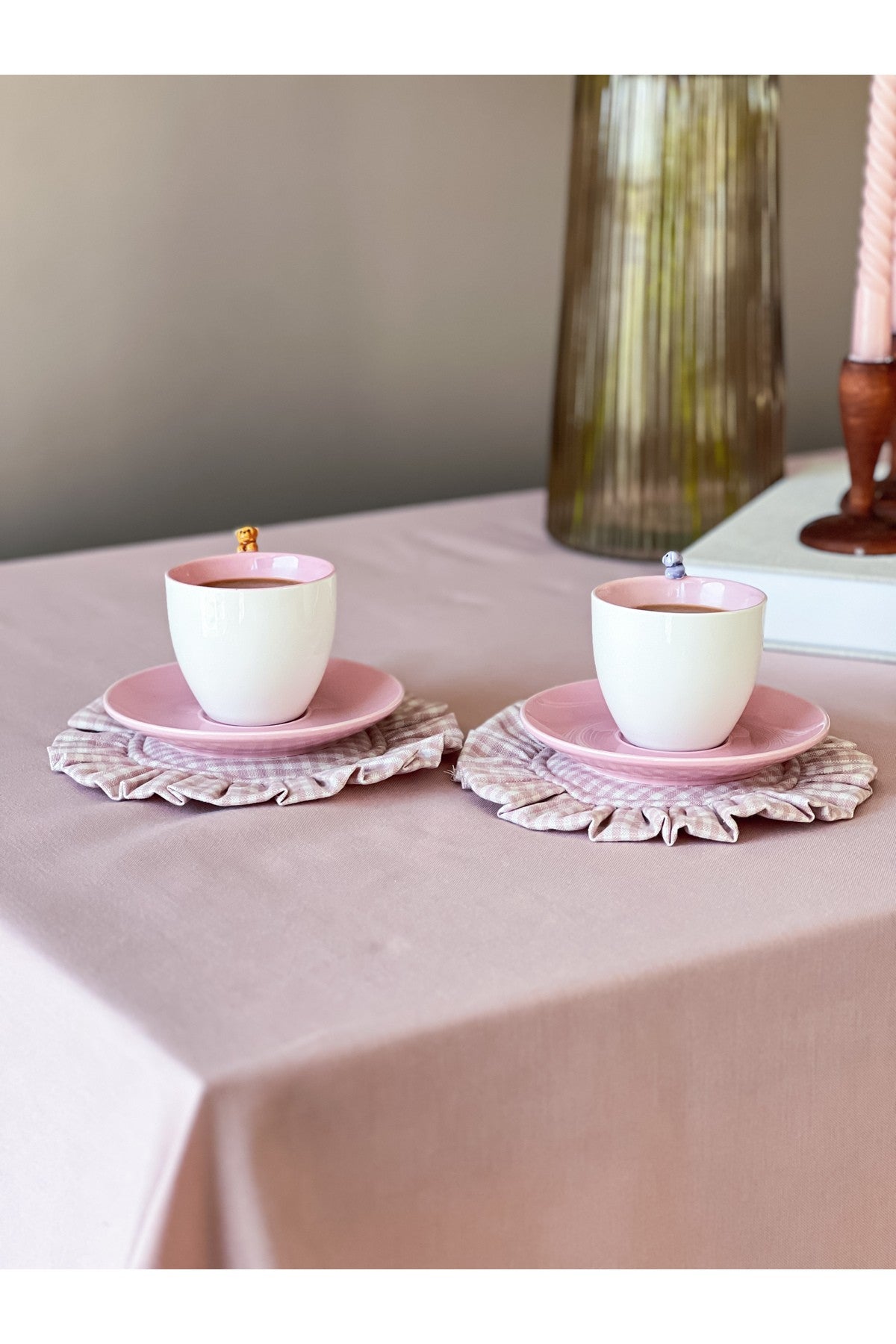 Rosy Keten Kareli Fırfırlı Bardak Altlığı Pembe