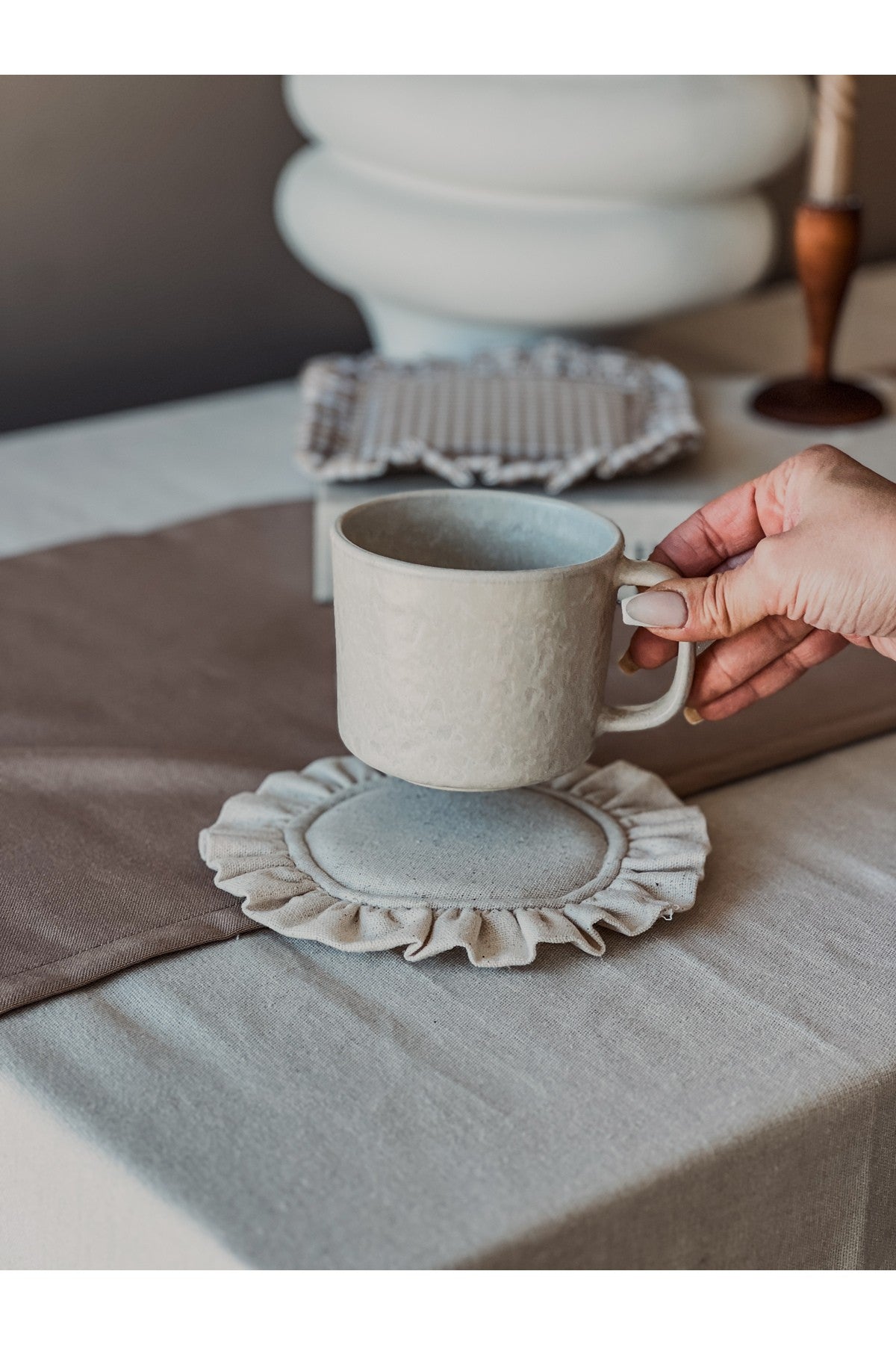 Ham Keten Fırfırlı Bardak Altlığı