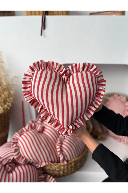 Lovely Kalp Fırfırlı Keten İç Dolgulu Yastık / Kırlent 30CM