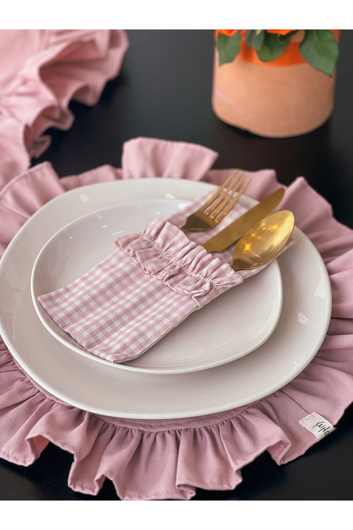 Rosy Kareli Fırfırlı 3 Bölmeli Çatal-Kaşık-Bıçak Kılıfı 4LÜ