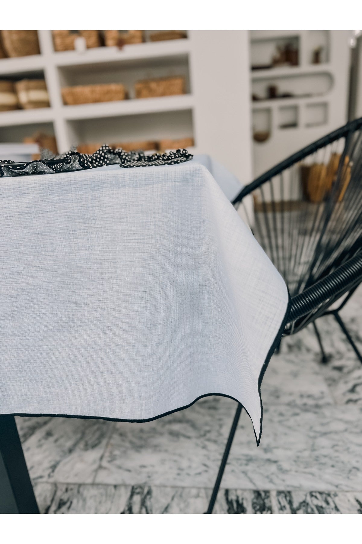 Shine White Keten Nakış Detaylı Masa Örtüsü 160X220