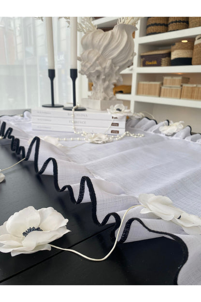 Shine White Keten Heryeri Fırfırlı Nakış Detaylı Dikdörtgen Runner 40CMX120CM