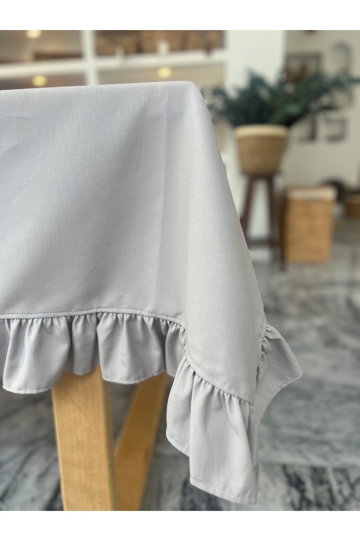 Moonlit Keten Fırfırlı Masa Örtüsü 100X100