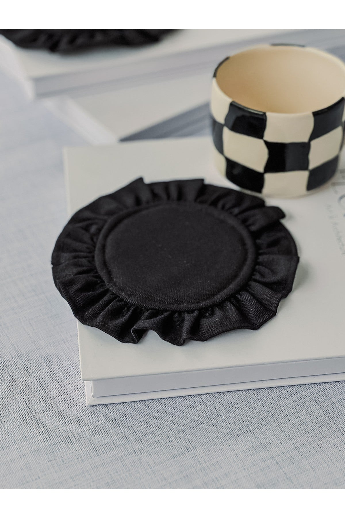 Luna Yuvarlak Fırfırlı Bardak Altlığı