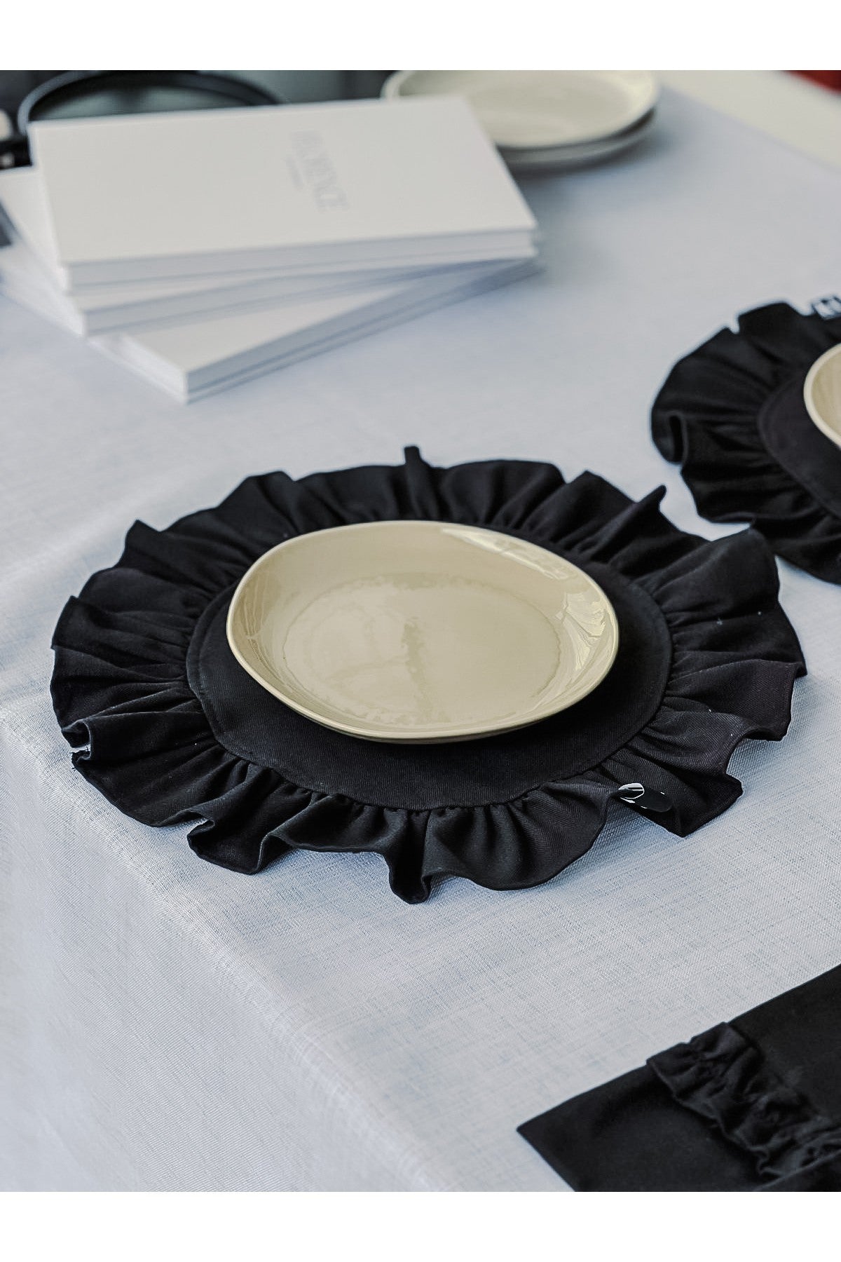 Lune Keten Fırfırlı Yuvarlak Supla / Amerikan Servis 6 ADET