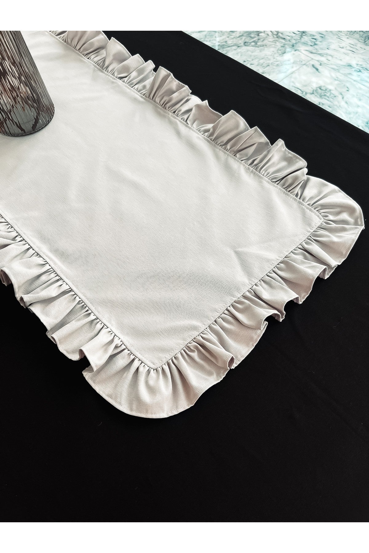 Moonlit Keten Heryeri Fırfırlı Dikdörtgen Runner