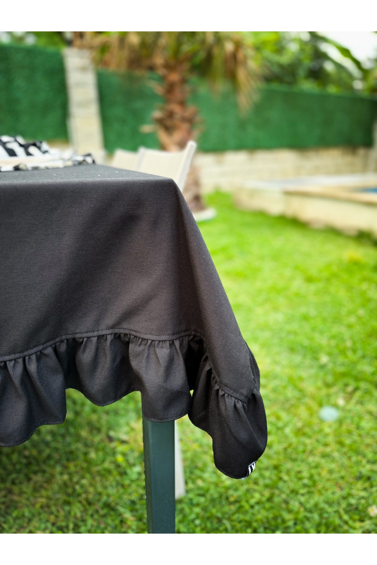 Luna Keten Fırfırlı Masa Örtüsü 100x100cm