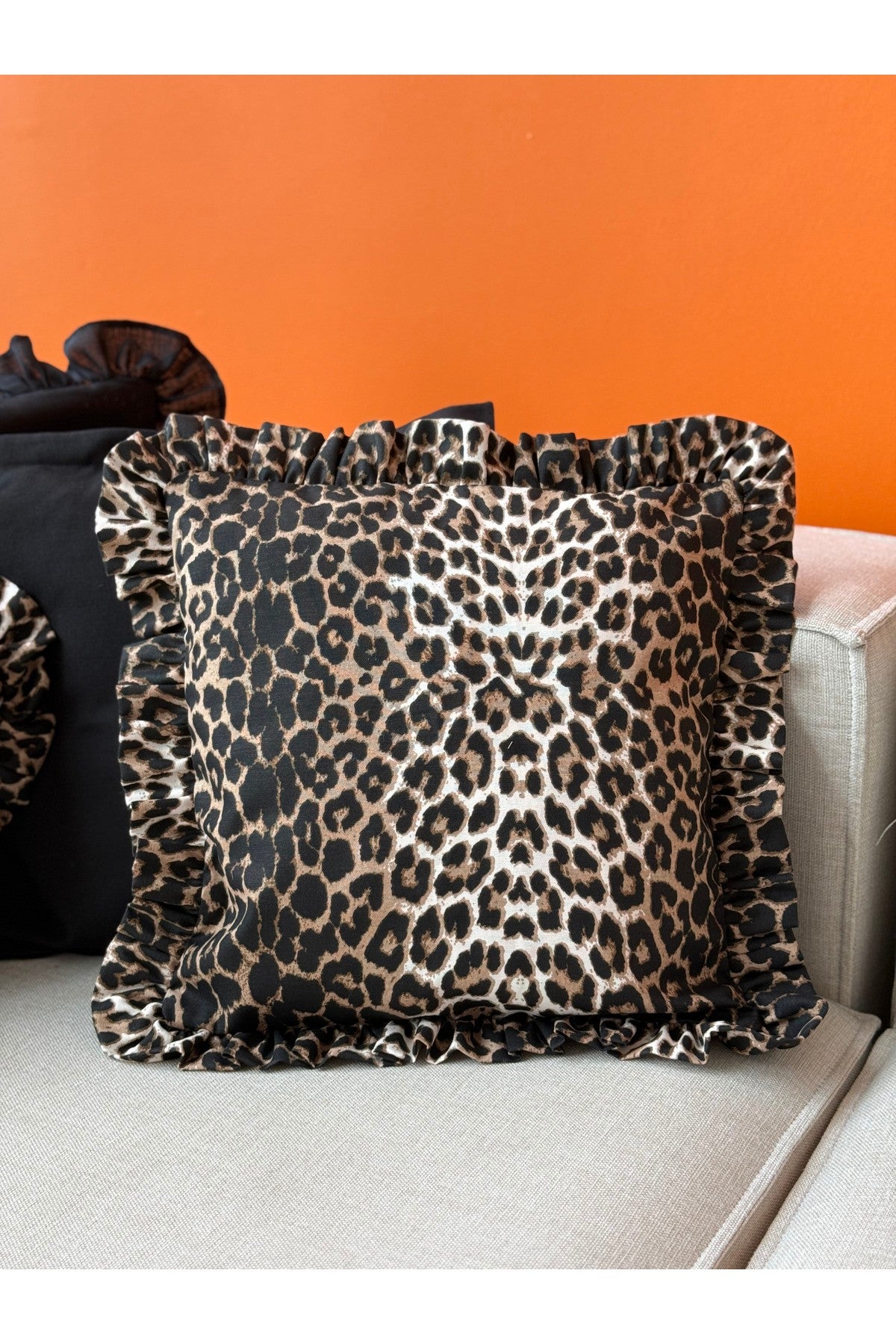 Leopard Kare Keten Fırfırlı Kırlent Kılıfı