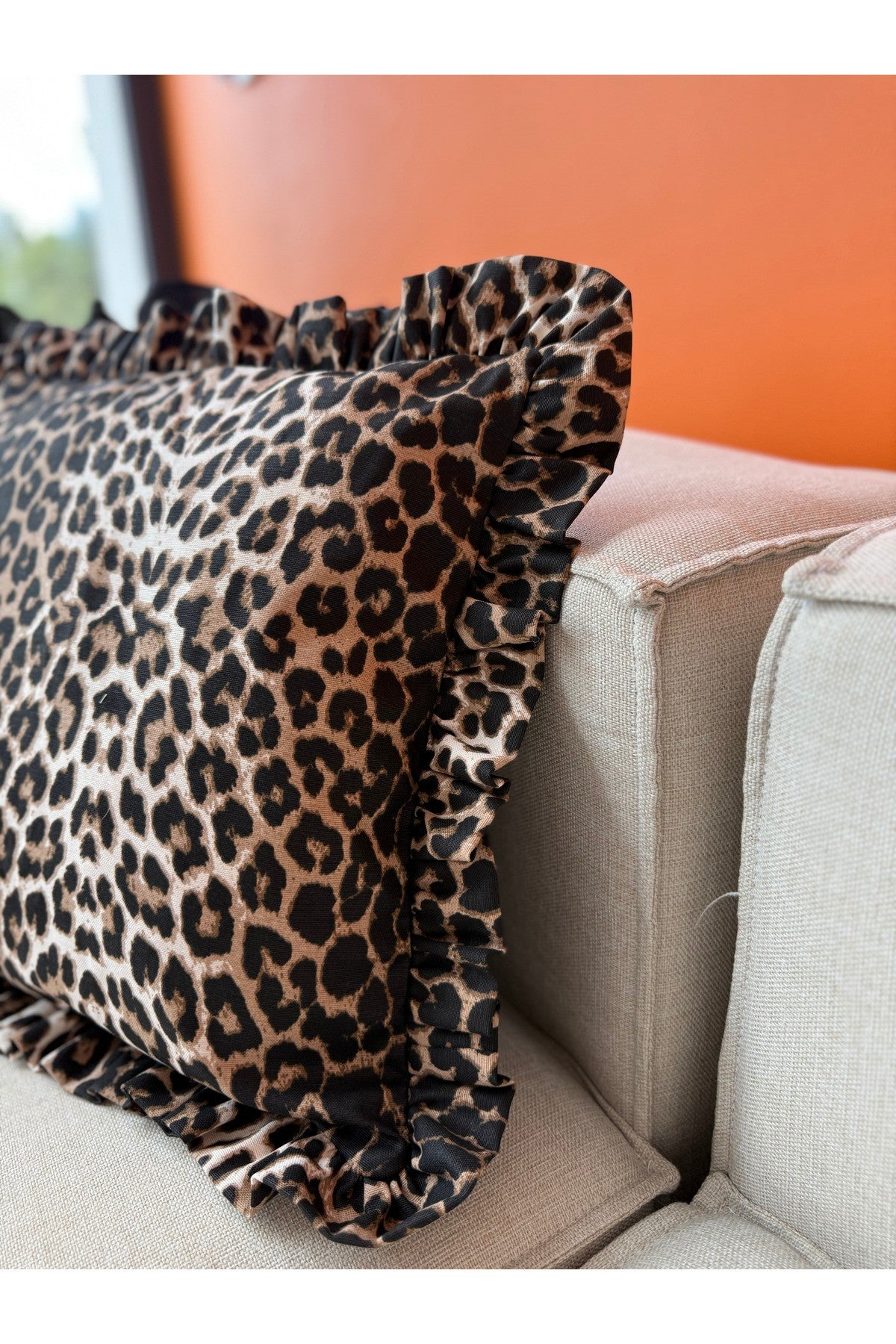 Leopard Kare Keten Fırfırlı Kırlent Kılıfı