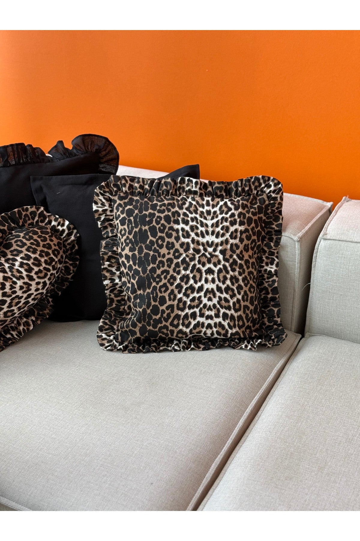 Leopard Kare Keten Fırfırlı Kırlent Kılıfı