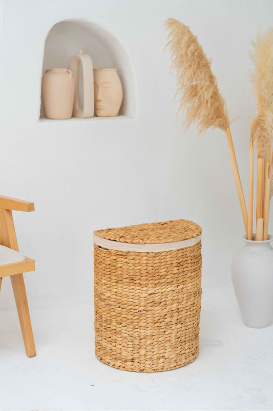 Hasır Su Sümbülü Orta Boy Kapaklı D Model Açık Renk Çamaşır Sepeti / Düzenleyici