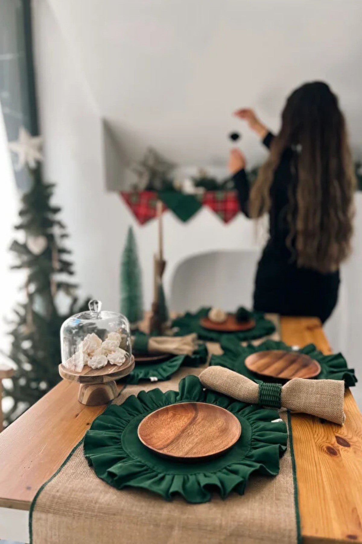 2Li %100 Dak Keten Fırfır Detaylı Yuvarlak Amerikan Servis/ Supla YEŞİL Yılbaşı Konsepti