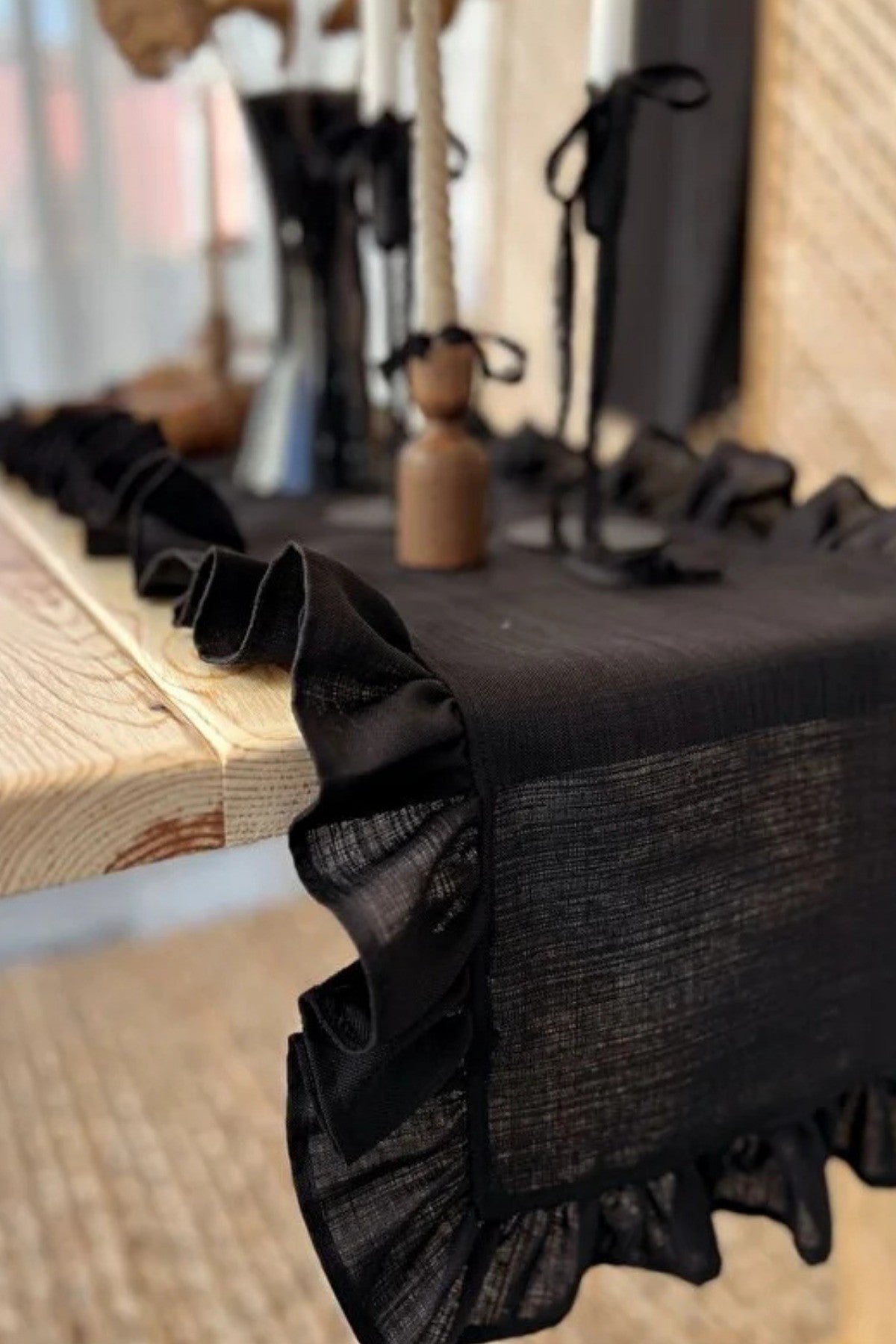 Fırfırlı Siyah %100 Keten Kumaş Runner 50cm X 155cm