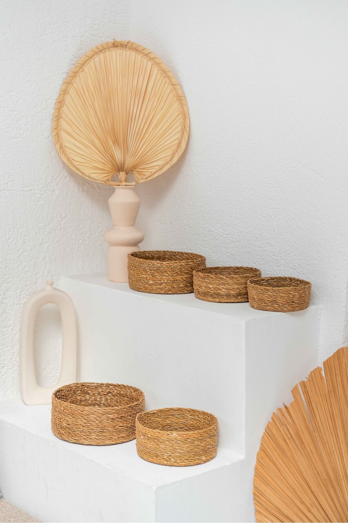 Doğal Hasır Yuvarlak Sepet Seti – 5 Parça Organizer Saklama Seti