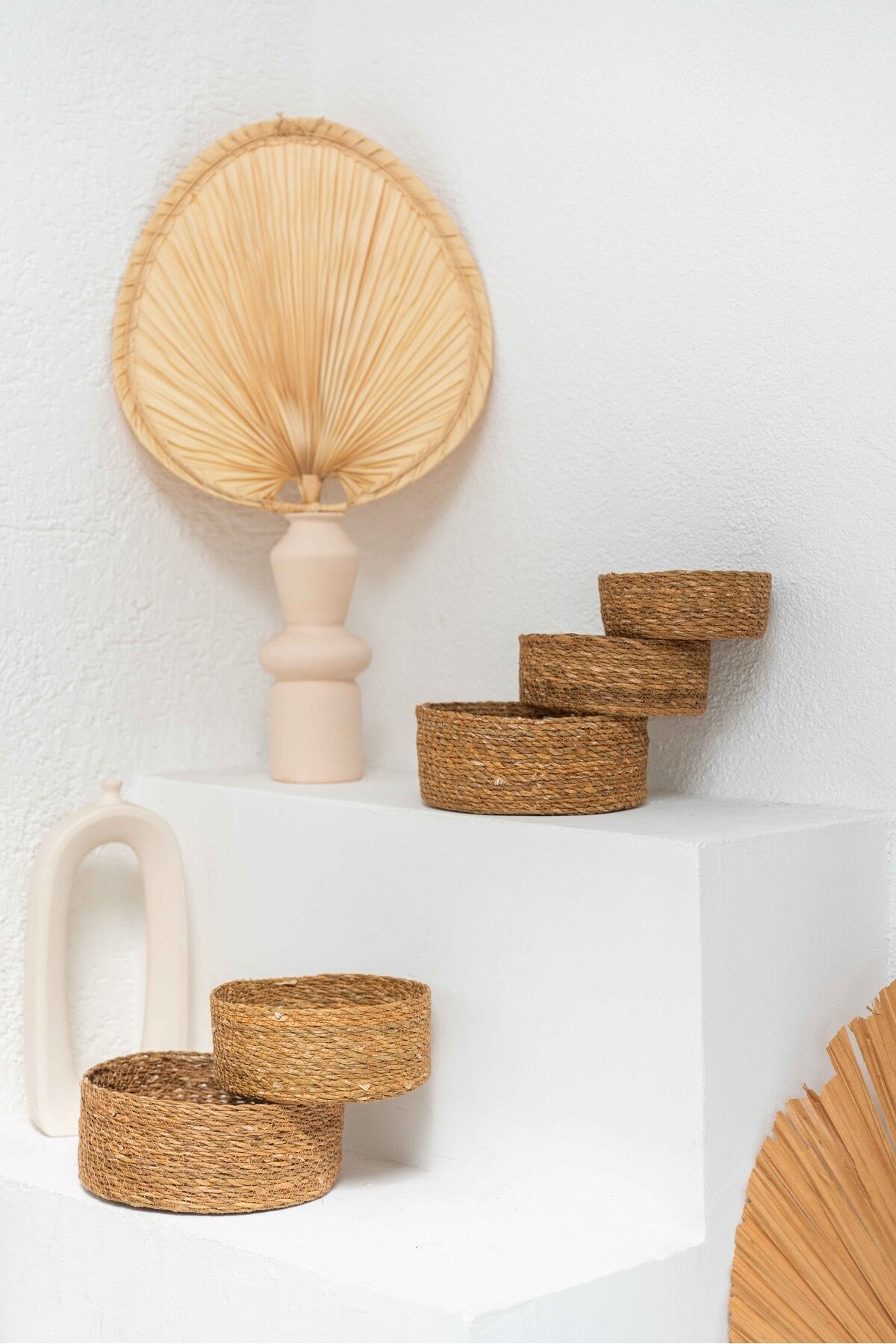 Doğal Hasır Yuvarlak Sepet Seti – 5 Parça Organizer Saklama Seti