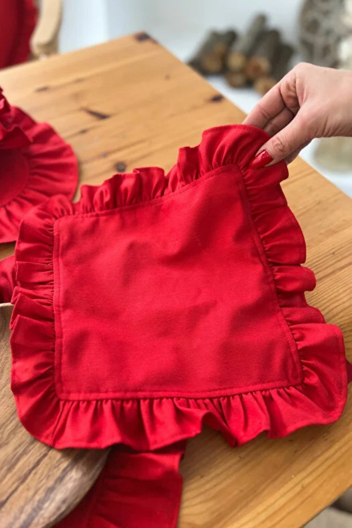 4lü Lovely Serisi Keten Kumaş Fırfırlı Kırmızı Peçete