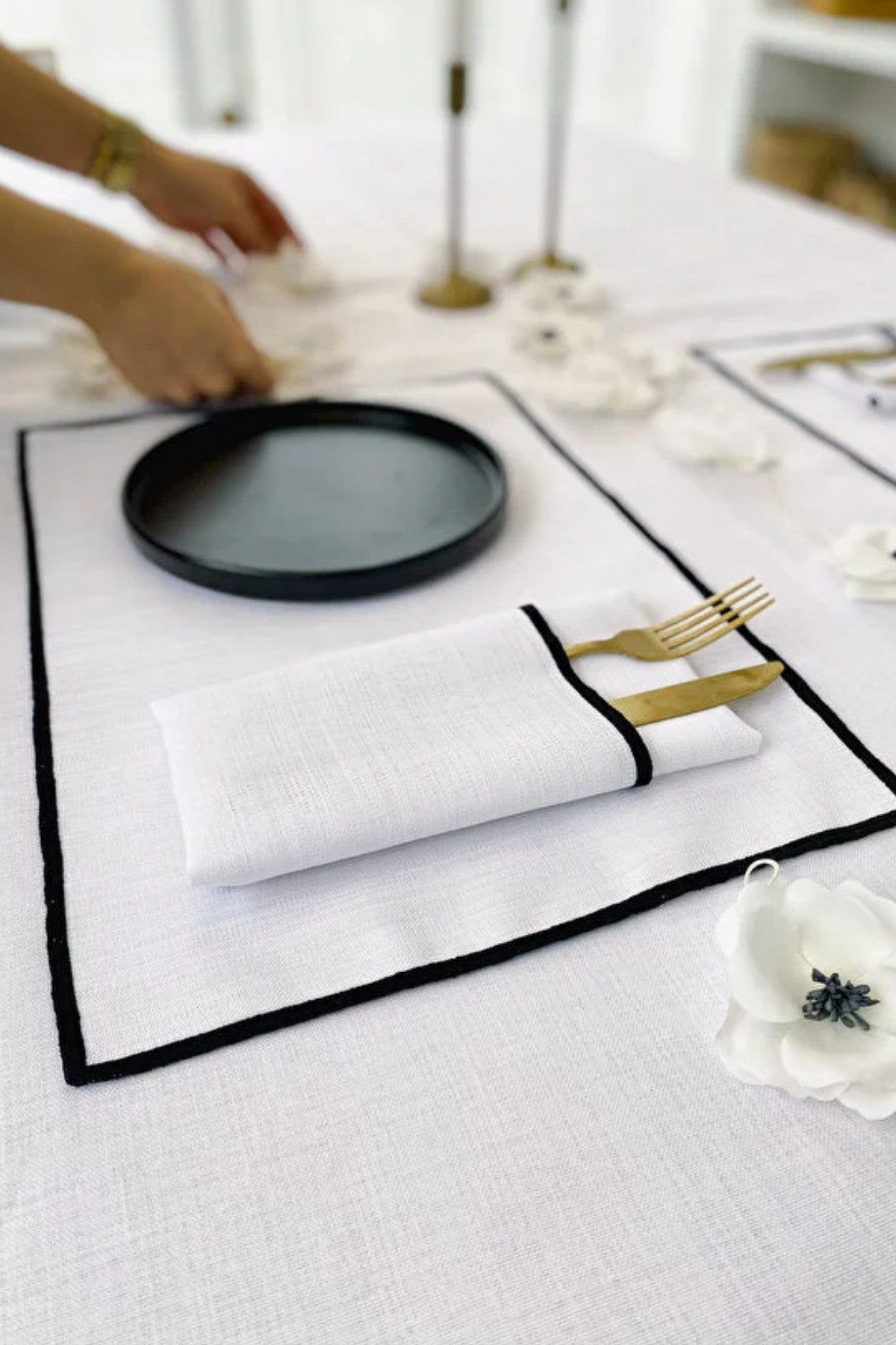 Shine Beyaz Keten Kumaş Siyah Biyeli Dikdörtgen Supla 4LÜ