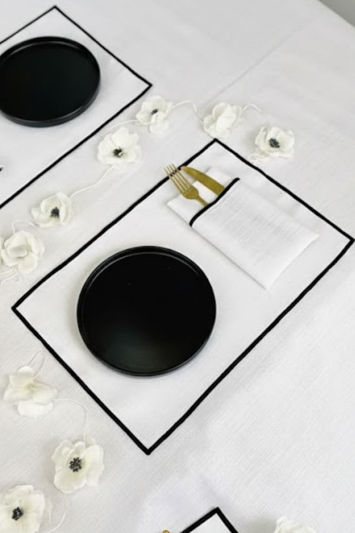 Shine Beyaz Keten Kumaş Siyah Biyeli Dikdörtgen Supla 4LÜ