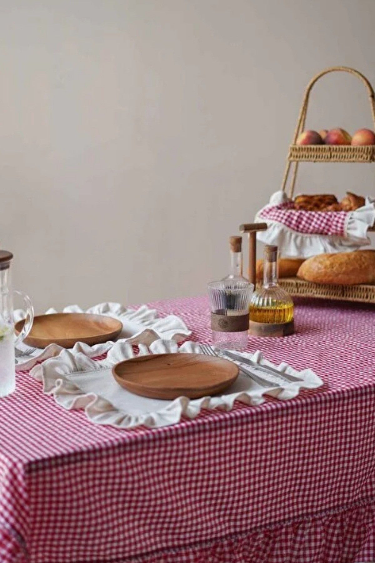 Organik Kırmızı Kareli Fırfırlı Masa Örtüsü / Piknik Örtüsü 160x220