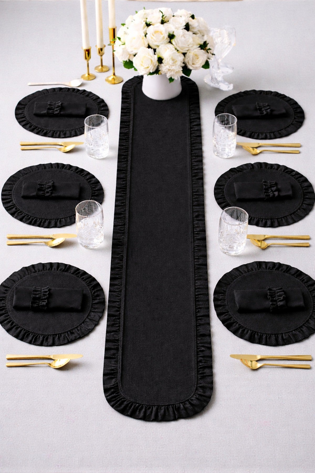 Lune Serisi Yuvarlak Siyah Dak Keten Kumaş Fırfır Detaylı 6 Kişilik 13 Parça Servis Sofra Takımı